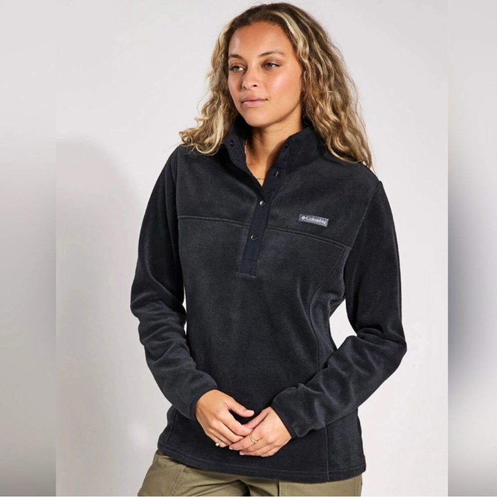 Columbia Women's Black Fleece Hoodie